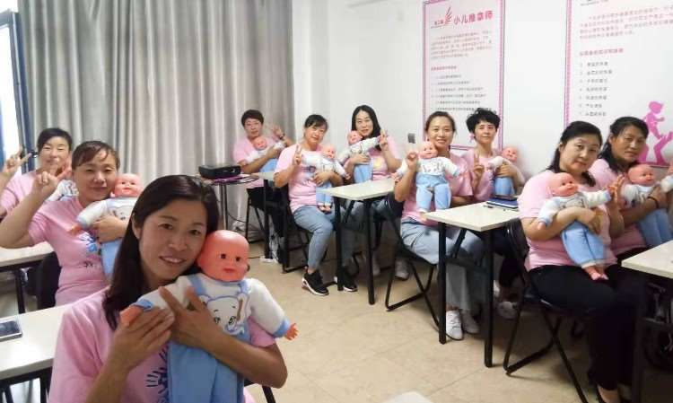 專業家政服務首選 大連愛之翼家政服務